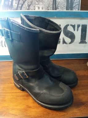 Milwaukee Black Leather Buckle Boot